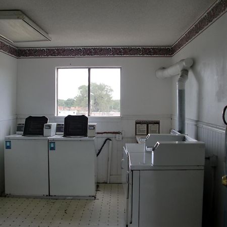 Travelstar Inn & Suites Colorado Springs Buitenkant foto