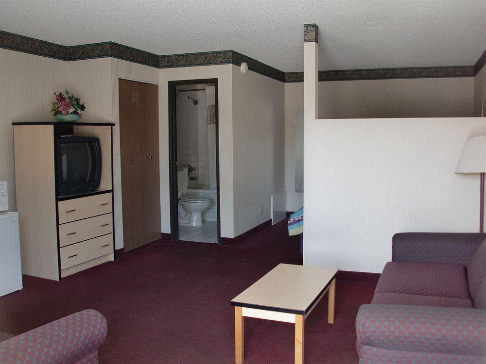 Travelstar Inn & Suites Colorado Springs Buitenkant foto