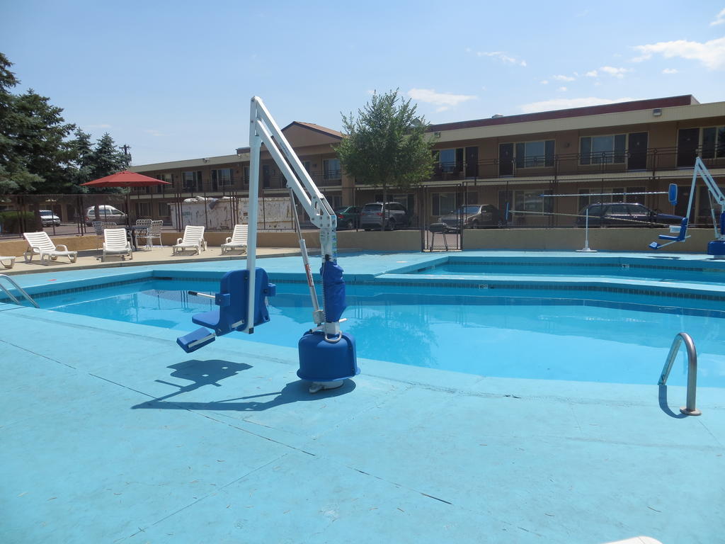 Travelstar Inn & Suites Colorado Springs Buitenkant foto
