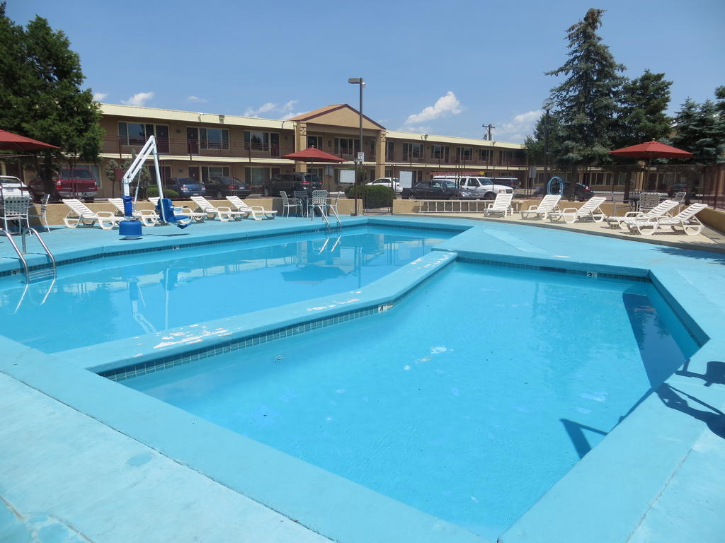 Travelstar Inn & Suites Colorado Springs Buitenkant foto