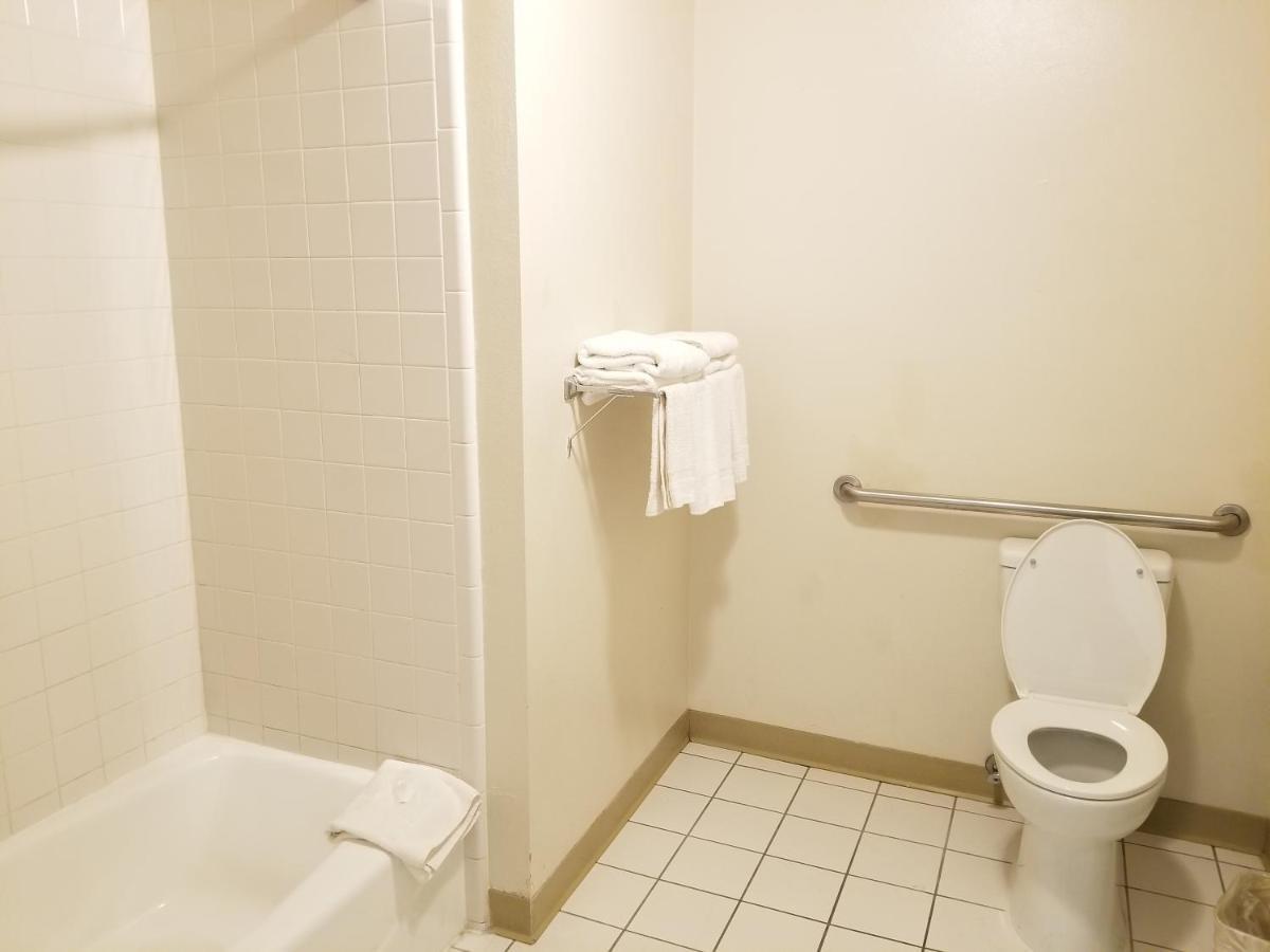 Travelstar Inn & Suites Colorado Springs Buitenkant foto
